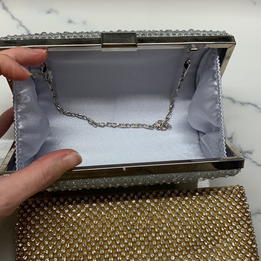 Three Clutches - image 5